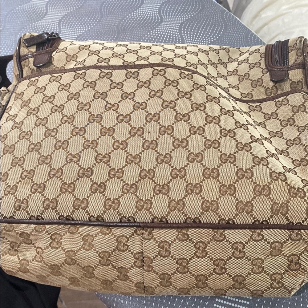 Gucci Cream and Brown Baby Bag with Iconic GG Monogram - Picture 2 of 2